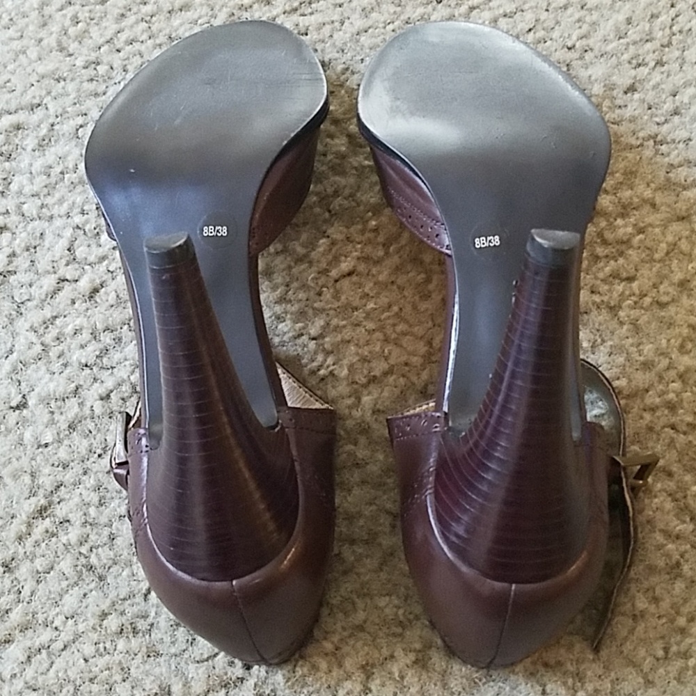 Shoes - Picture 4 of 4